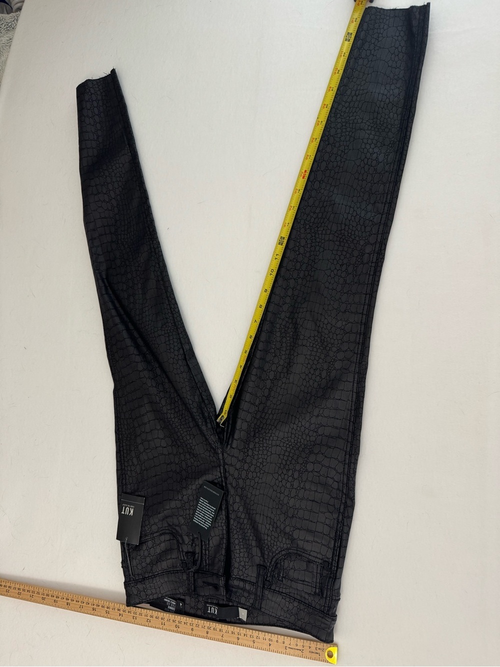 NWT KUT from the Kloth Connie Coated Croc Skinny Jeans - Size 4 rocker nightlife - Picture 3 of 9